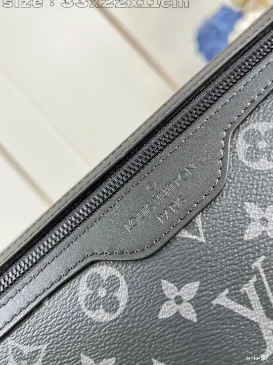 Cheap Voyager LOUIS Messenger PM-33*22.5*11CM VUITTON 0624